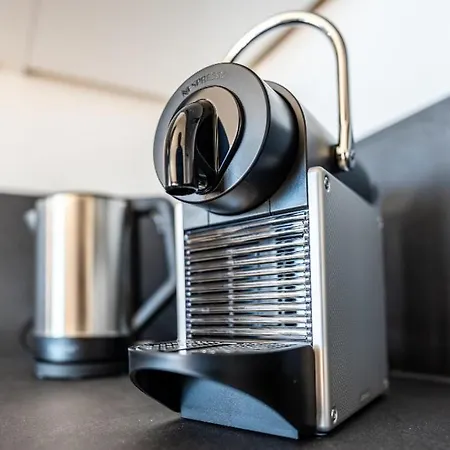 Hangar 19 Superior Mit Terrasse Und Garten H7w1 アパート